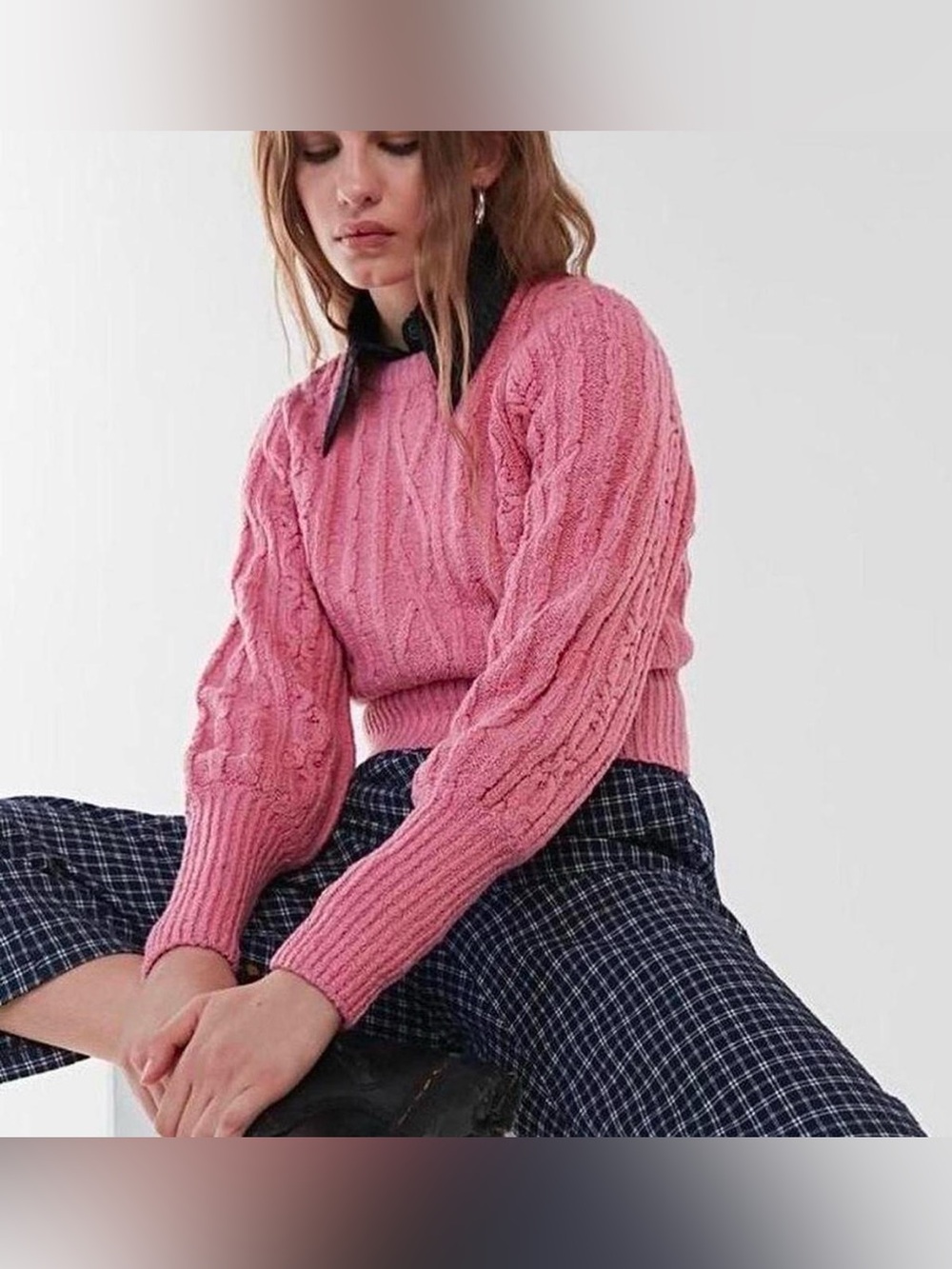 Urban Outfitters Pink Chloe Cable Knit Crewneck Sweater EUC Size Small